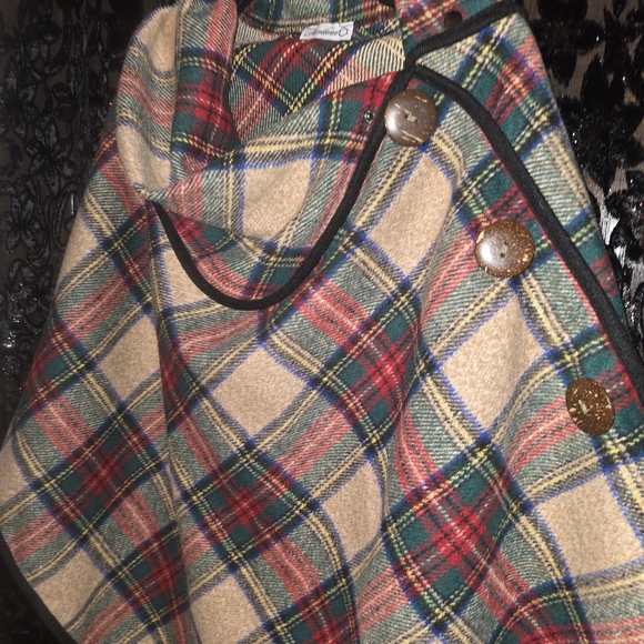 Jordan Multicolor Plaid Poncho Cozy Warm Comfy Winter Jacket Sweater S/M Ladies - Picture 2 of 6